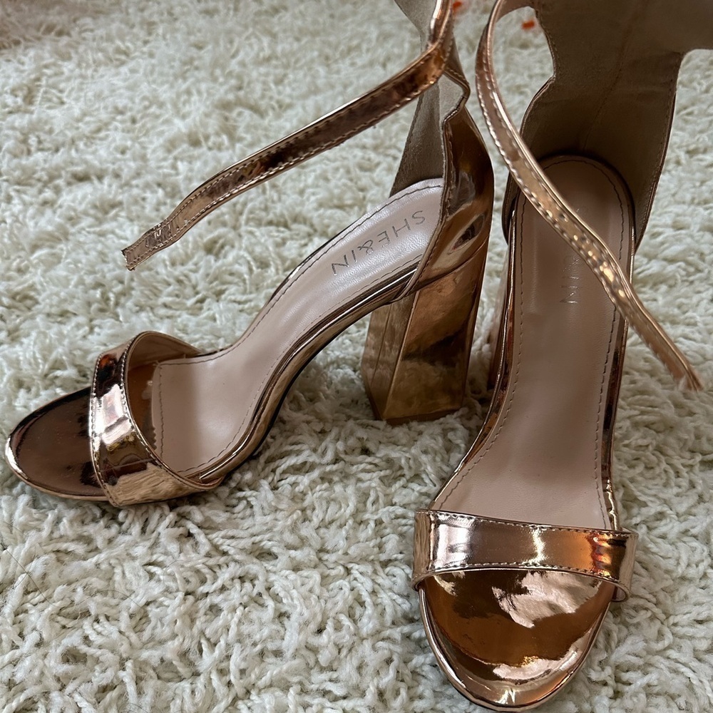 SHE&In Rose Gold/Champagne Ankle Strap Chunky Heels Size 8-8.5